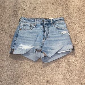 American eagle mom Jean shorts, NEW WITH TAGS